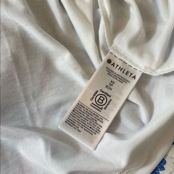 NWOT Athleta Short Sleeve Top - Picture 3 of 3
